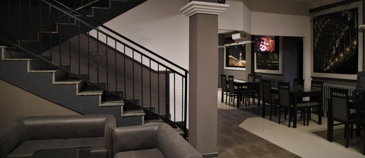 Hotel Ambasador Битола Экстерьер фото