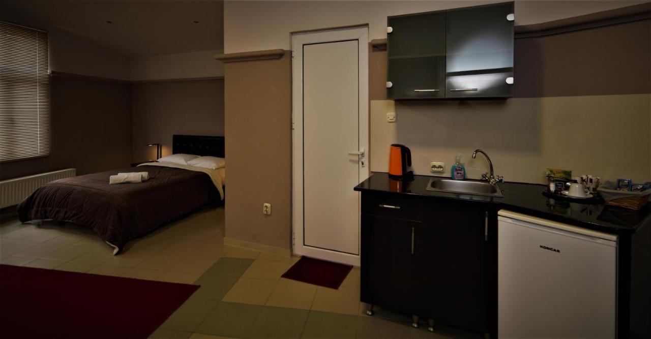 Hotel Ambasador Битола Экстерьер фото