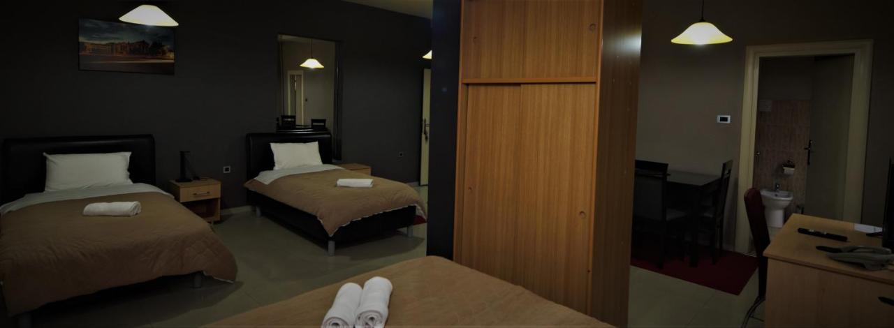 Hotel Ambasador Битола Экстерьер фото