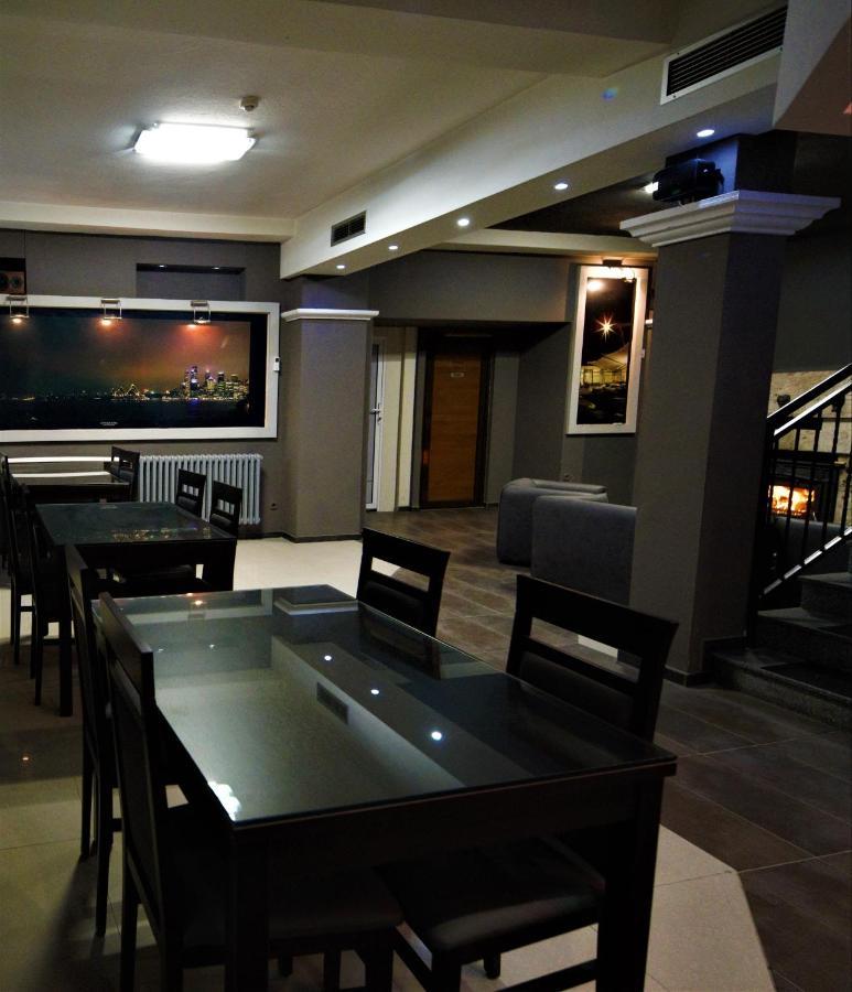 Hotel Ambasador Битола Экстерьер фото